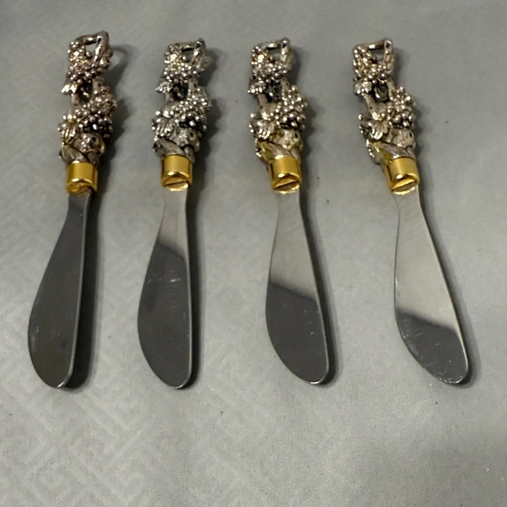 Arthur Court Grape and Vine Pattern Spreaders Set of 4 Vintage #4-406